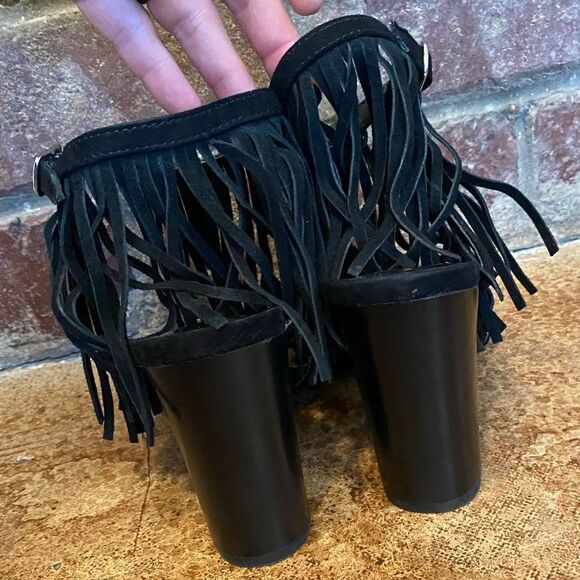 Carlos by Carlos Santana Festival Fringe 'Gilda' Boho Strappy Heels - Picture 6 of 7